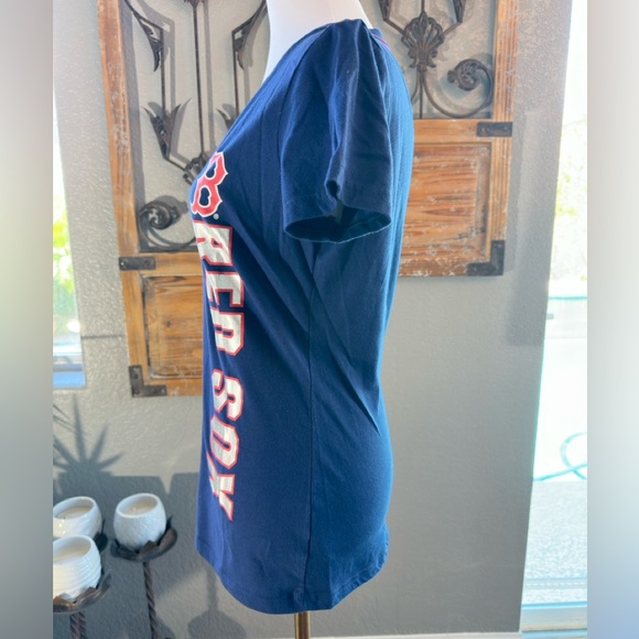 ⚾️❤️Cute Metallic 2018 Boston Red Sox V-Neck Tee - Navy, Red, Silver -Medium❤️⚾️ - Picture 3 of 10